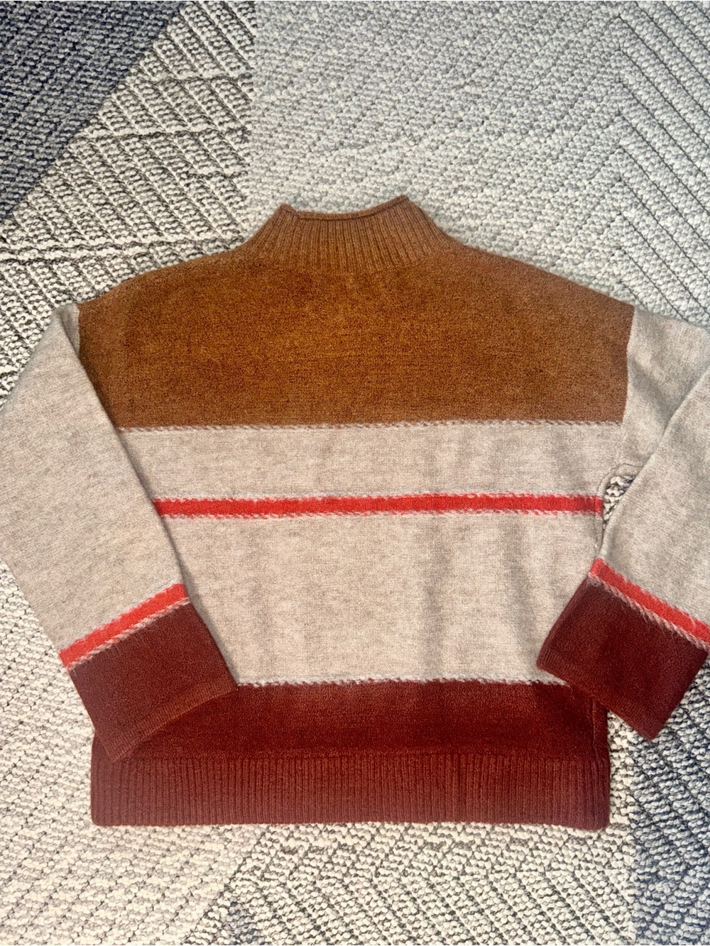 Universal Thread Colorblock Cropped Turtleneck Sweater - Picture 3 of 4